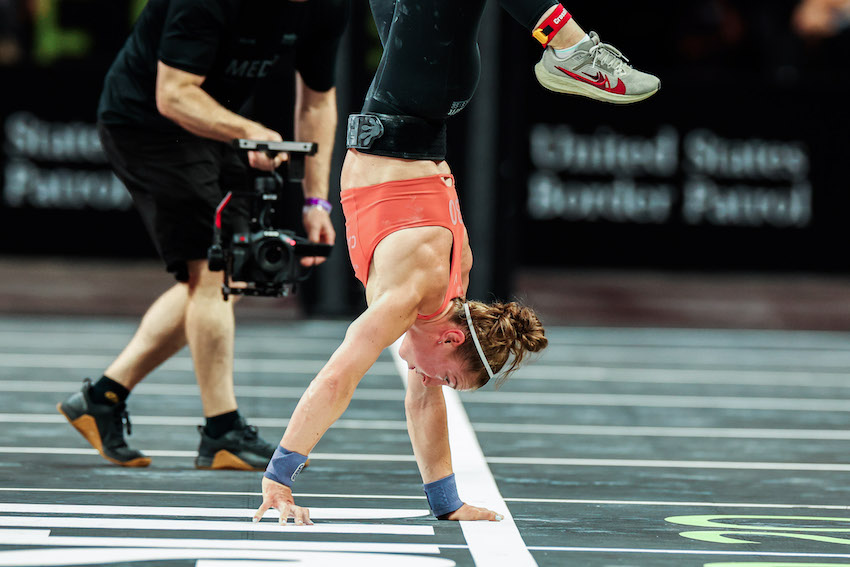  Lucy Campbell handstand walking